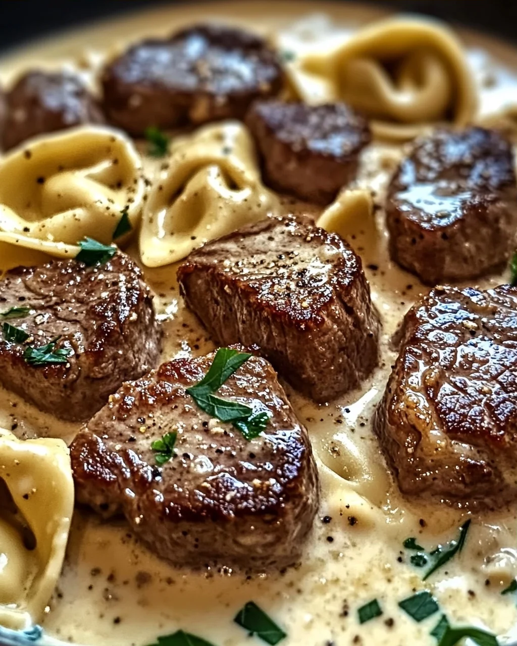 Knoblauchsteak-Tortellini in Sahnehause-Saucen-Glück